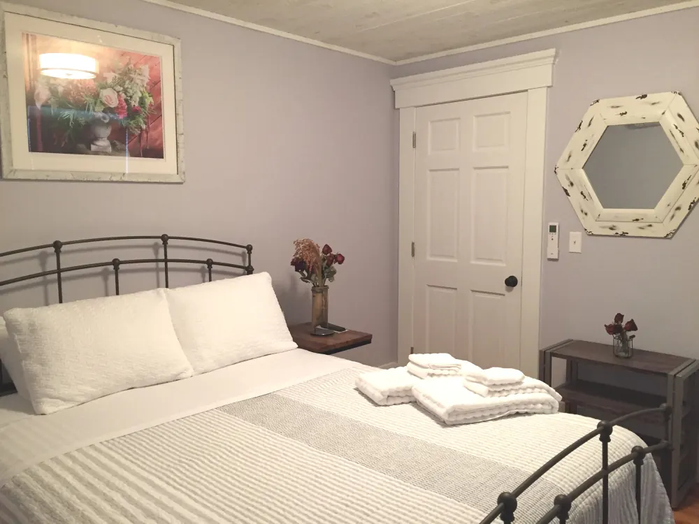 Charming Single room at Sea Street Inn