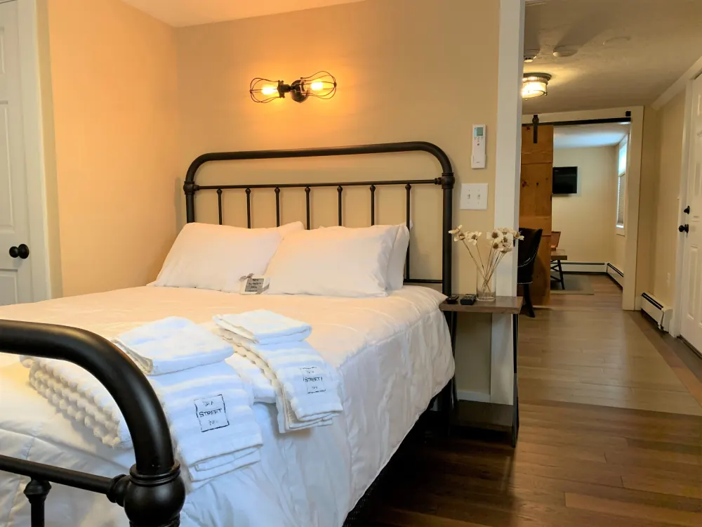 Suite One room at Sea Street Inn
